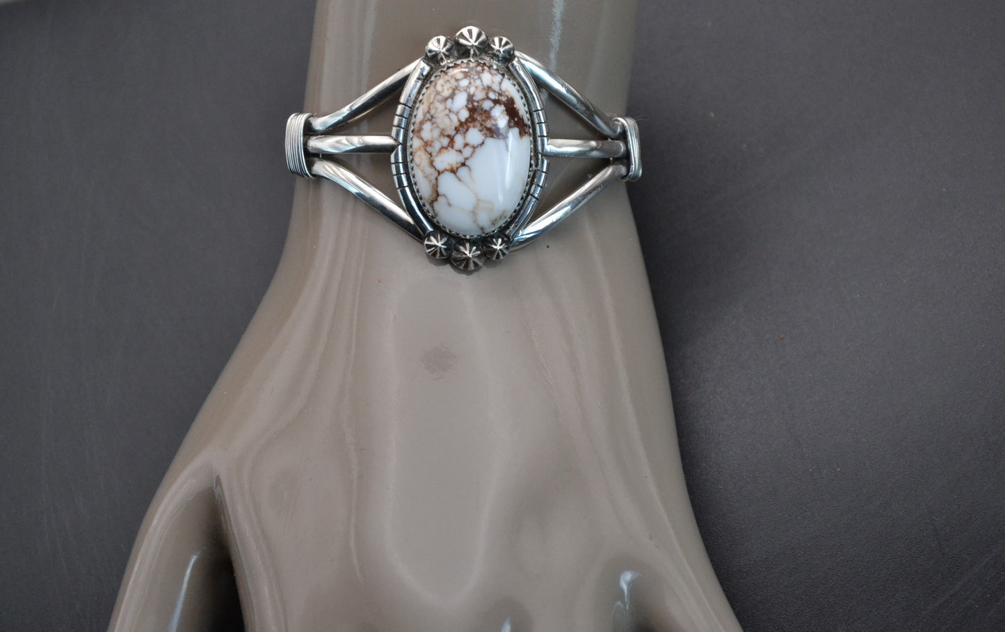 Bracelet-wild-horse-bijoux-amerindiens-navajo-femme-homme-argent-sterling-cadeau-artisanat