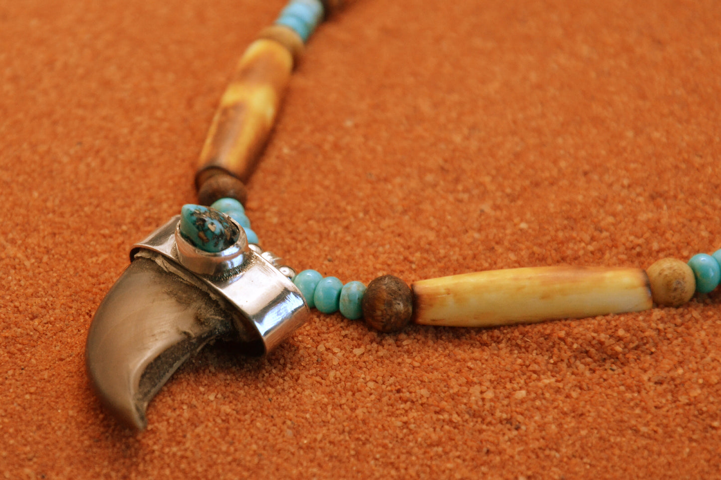 collier amerindien-turquoise bisbee-style navajo-perles turquoises-os-argent sterling-cadeau-homme et femme
