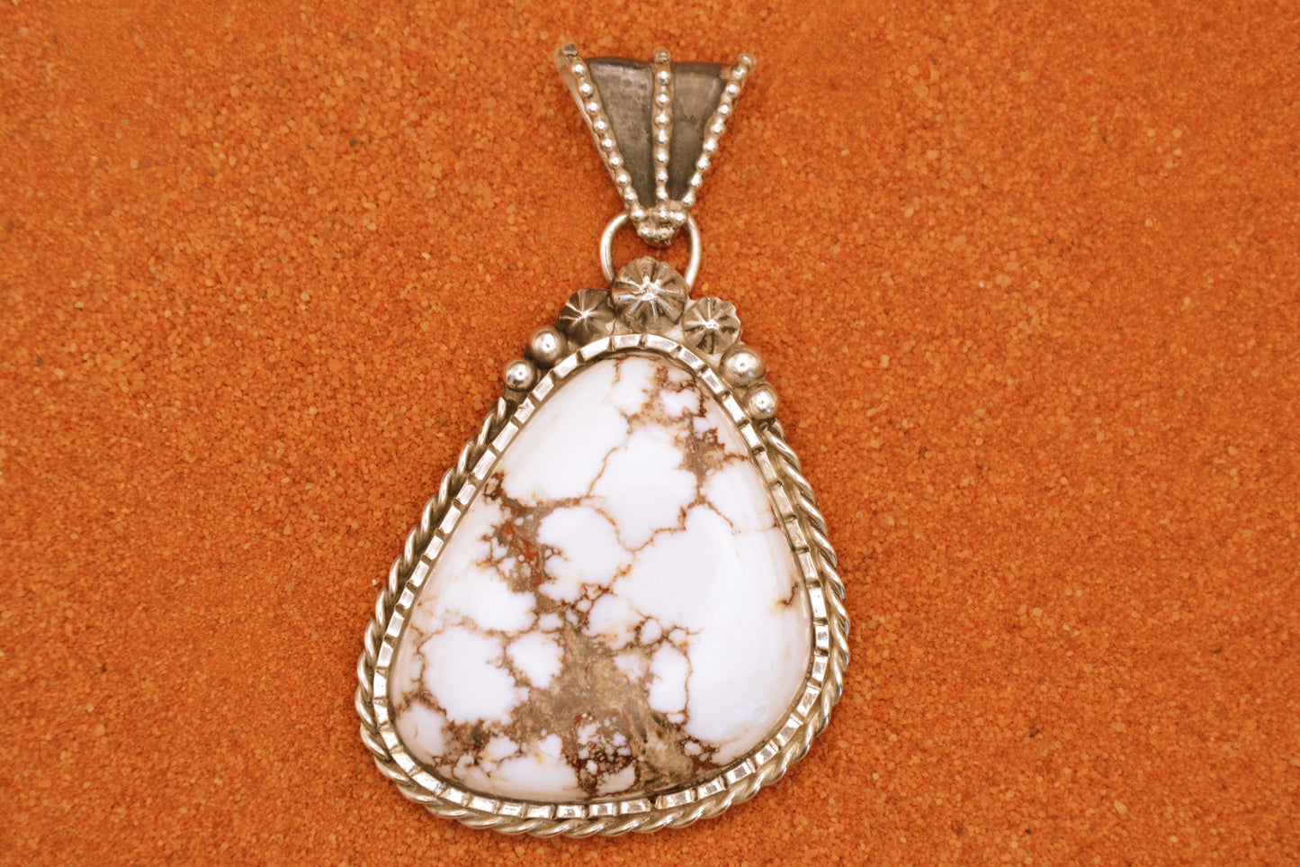 Pendentif-wild horse-argent-bijoux amerindiens-navajo-artisanat-homme-femme-unique