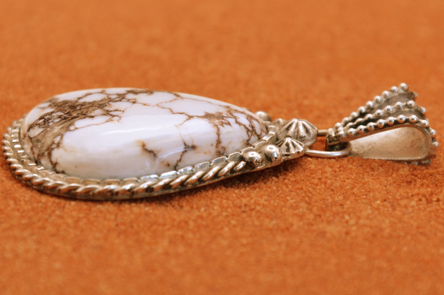 Pendentif-wild horse-argent-bijoux amerindiens-navajo-artisanat-homme-femme-unique
