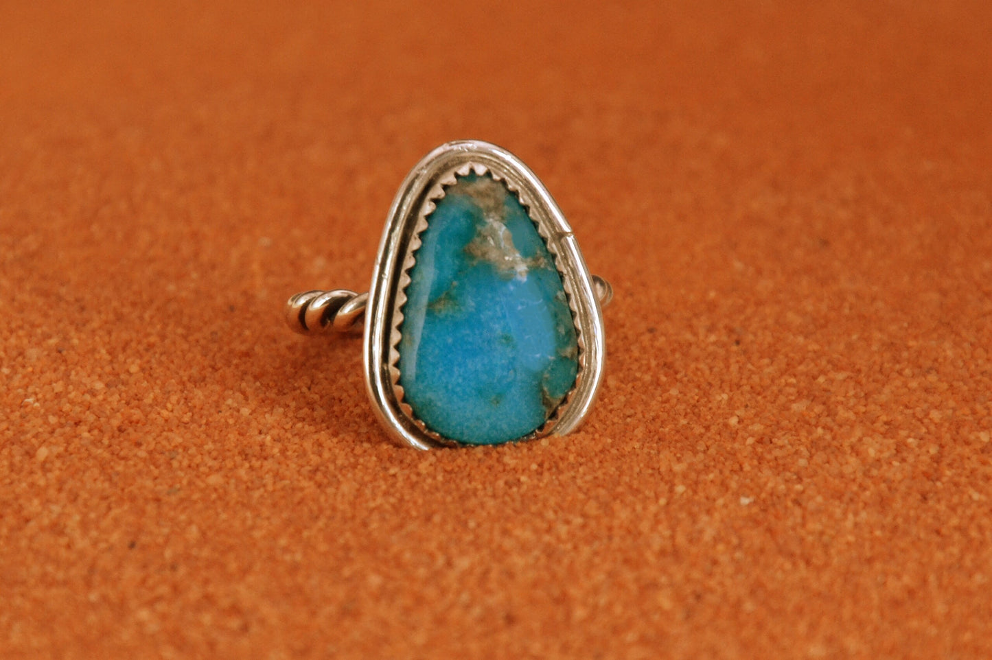 bague femme-turquoise kingman-style navajo-bijoux amerindiens-unique-argent massif-cadeau