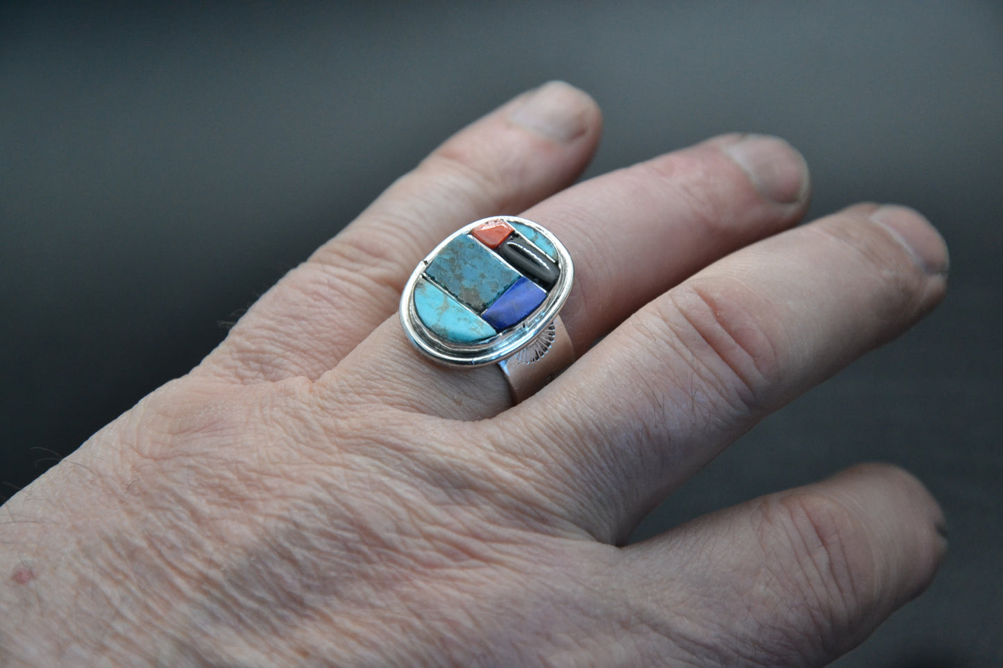 Bague homme-chevaliere-bijoux amerindiens-style navajo-multipierres-argent massif-turquoise-onyx-lapis-spiny oyster-taille 59