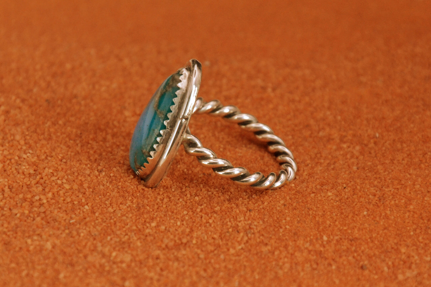 bague femme-turquoise kingman-style navajo-bijoux amerindiens-unique-argent massif-cadeau