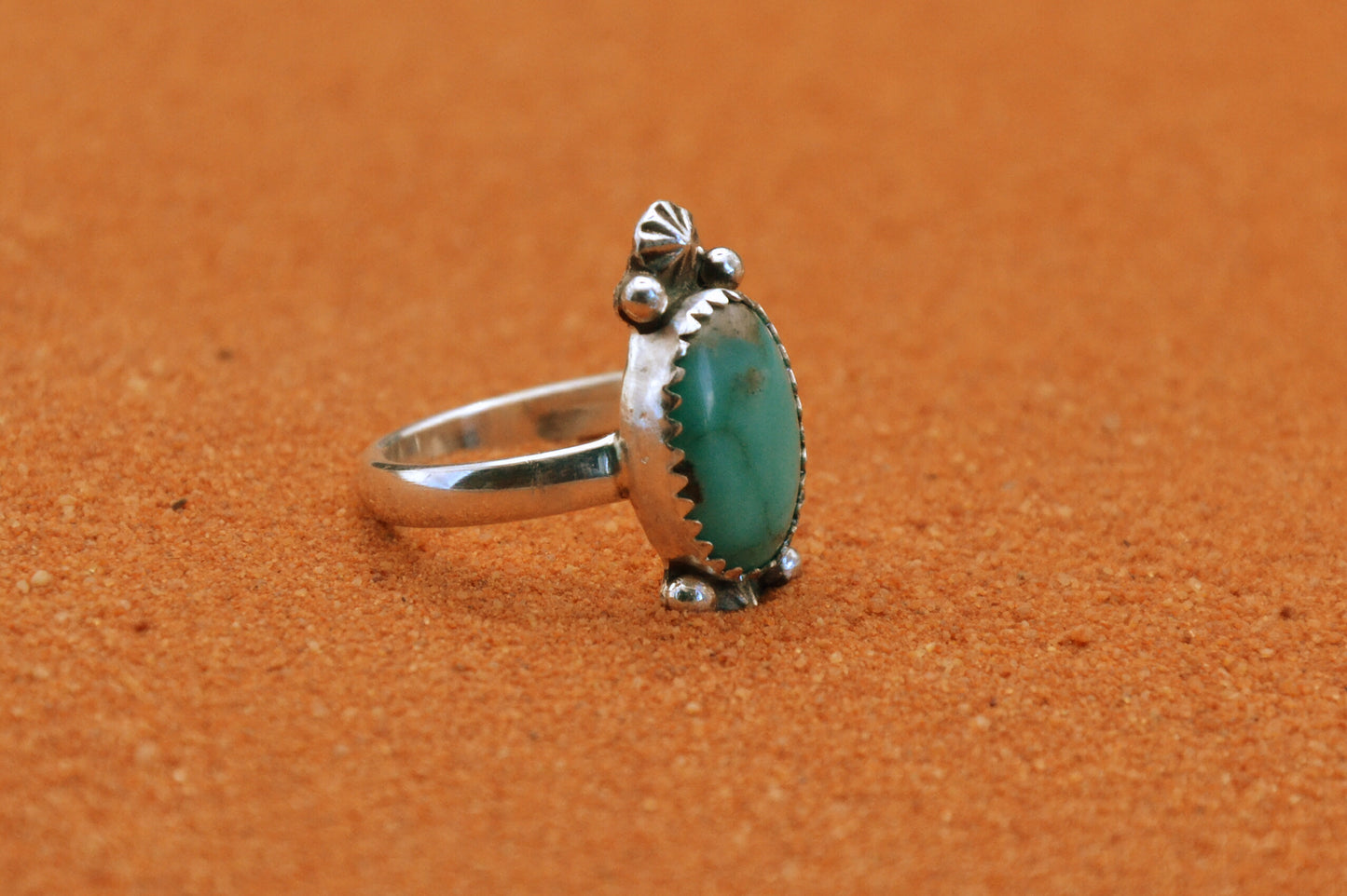 Bague femme-turquoise-kingman-bijoux-amerindiens-navajo-artisanat-cadeau-anniversaire-argent-unique
