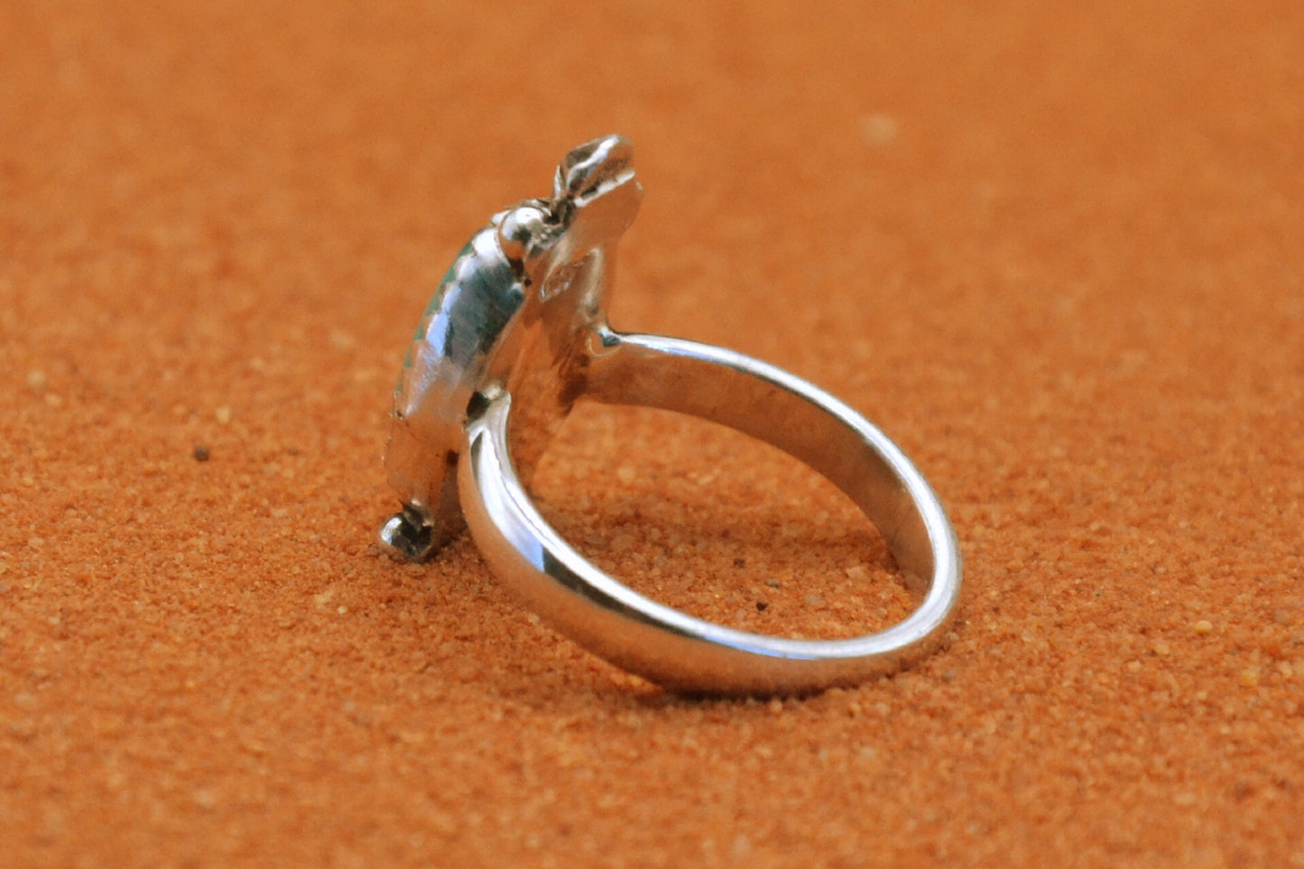 Bague femme-turquoise-kingman-bijoux-amerindiens-navajo-artisanat-cadeau-anniversaire-argent-unique