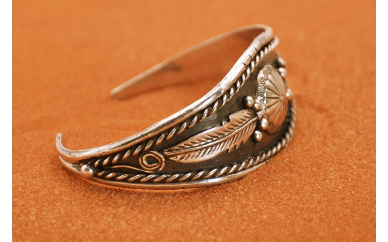 Bracelet amérindien-fait main-argent 925/1000-concho et plumes-idée cadeau-style navajo-homme et femme-bracelet manchette