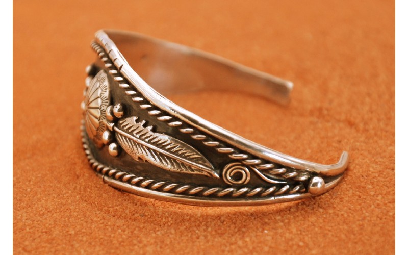 Bracelet amérindien-fait main-argent 925/1000-concho et plumes-idée cadeau-style navajo-homme et femme-bracelet manchette