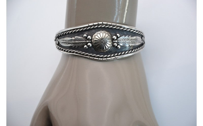 Bracelet amérindien-fait main-argent 925/1000-concho et plumes-idée cadeau-style navajo-homme et femme-bracelet manchette