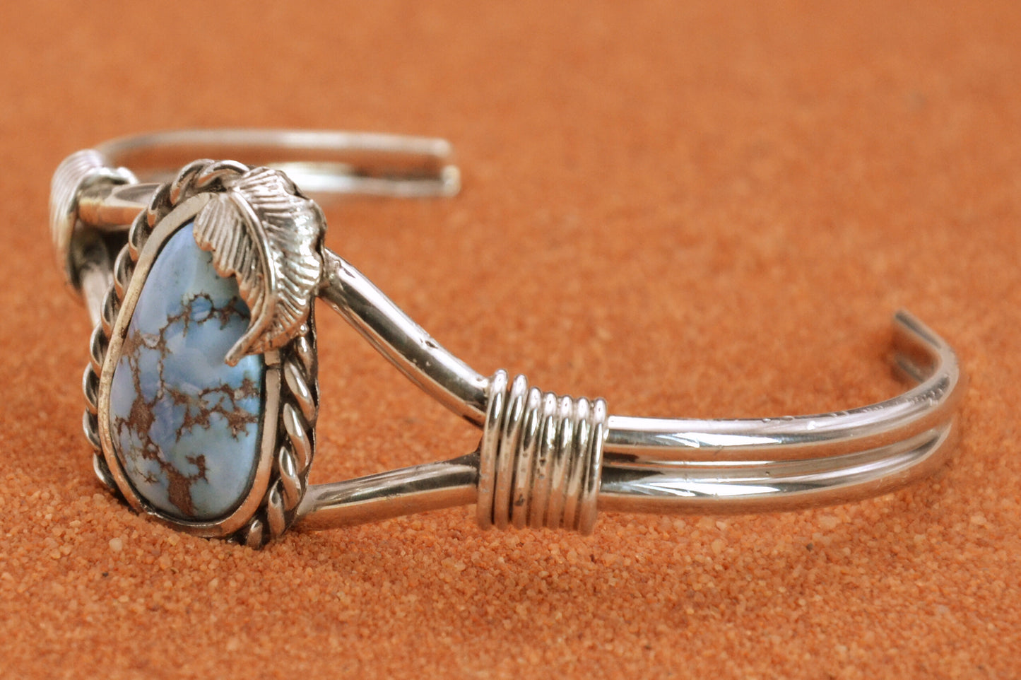 Bracelet-manchette-turquoise-golden hill-bijoux amerindiens-navajo-cadeau-unique-femme-argent massif
