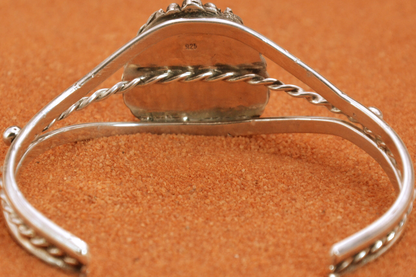 Bracelet-femme-turquoise-kingman-bijoux-amerindiens-navajo-idee cadeau-unique-artisanat
