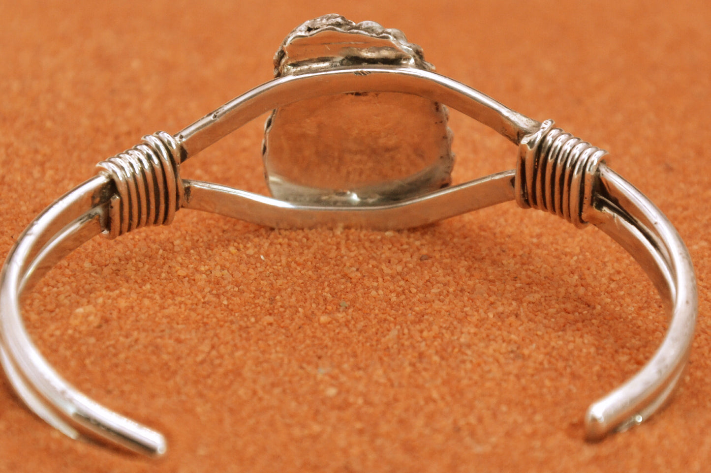Bracelet-manchette-turquoise-golden hill-bijoux amerindiens-navajo-cadeau-unique-femme-argent massif