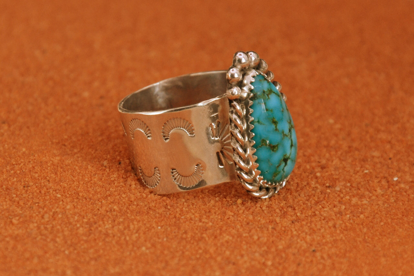 Chevaliere-bague homme-turquoise lone mountain-navajo-bijoux amerindiens-unique-soleil-idee cadeau-taille 63