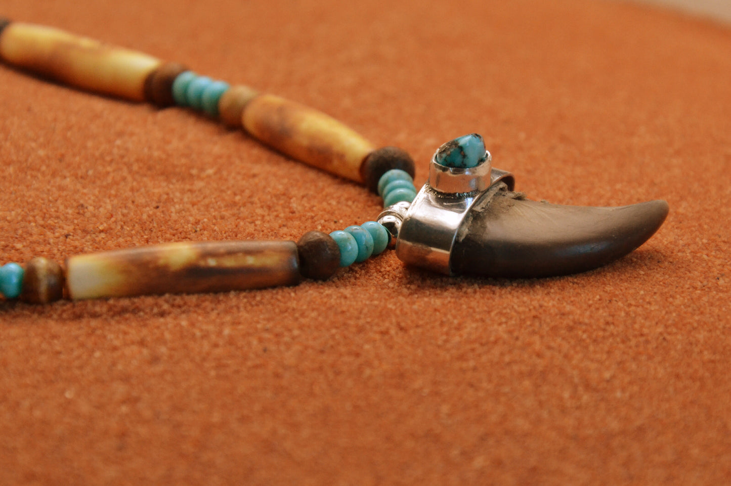 collier amerindien-turquoise bisbee-style navajo-perles turquoises-os-argent sterling-cadeau-homme et femme