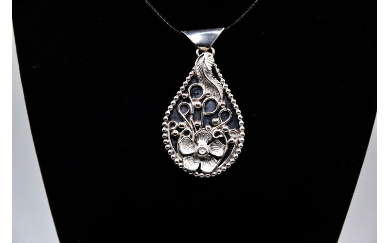 pendentif fleur-argent 925/1000-idée cadeau-bijoux amerindiens-style navajo-artisanal-boheme