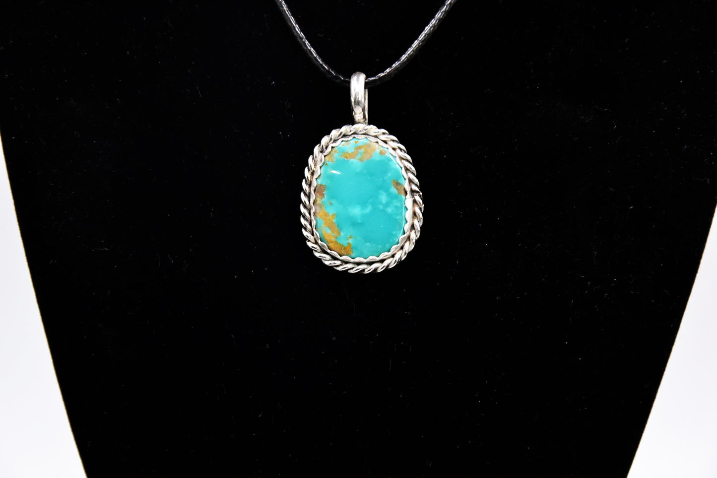 Pendentif turquoise-kingman-bijoux amerindiens-style navajo-cadeau-argent massif-unique-homme et femme