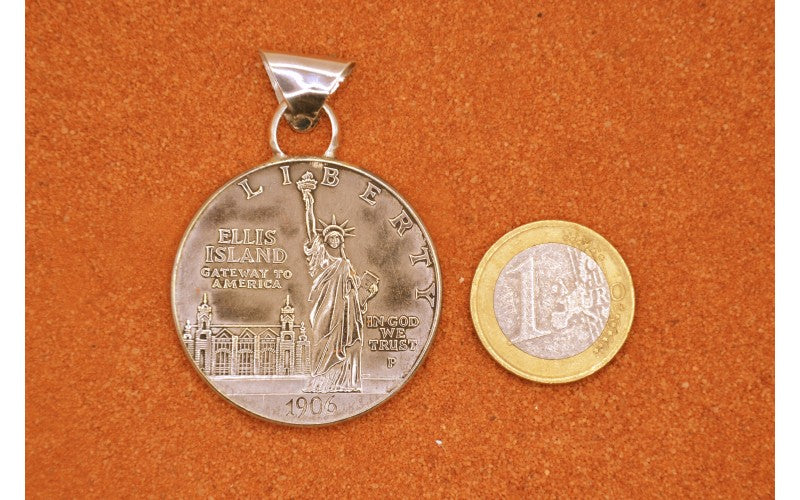 Pendentif-liberty dollar-statue-idee cadeau-bijoux-homme et femme-pièce rare